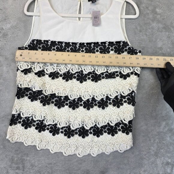 Ann Taylor Blouse Womens 10P Petite Cream Black Lace Floral Scallop Hem New - Picture 4 of 9